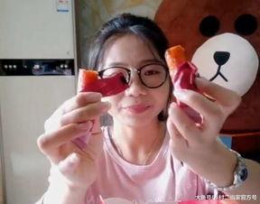 娱乐吃瓜酱送口红视频